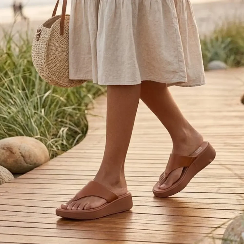 NWT Fitflop Women’s F-Mode Leather Flatform Toe-Post Sandals Size 6.5 Brown